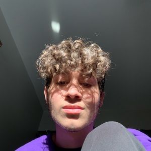 Meet your Posher, Sebastian